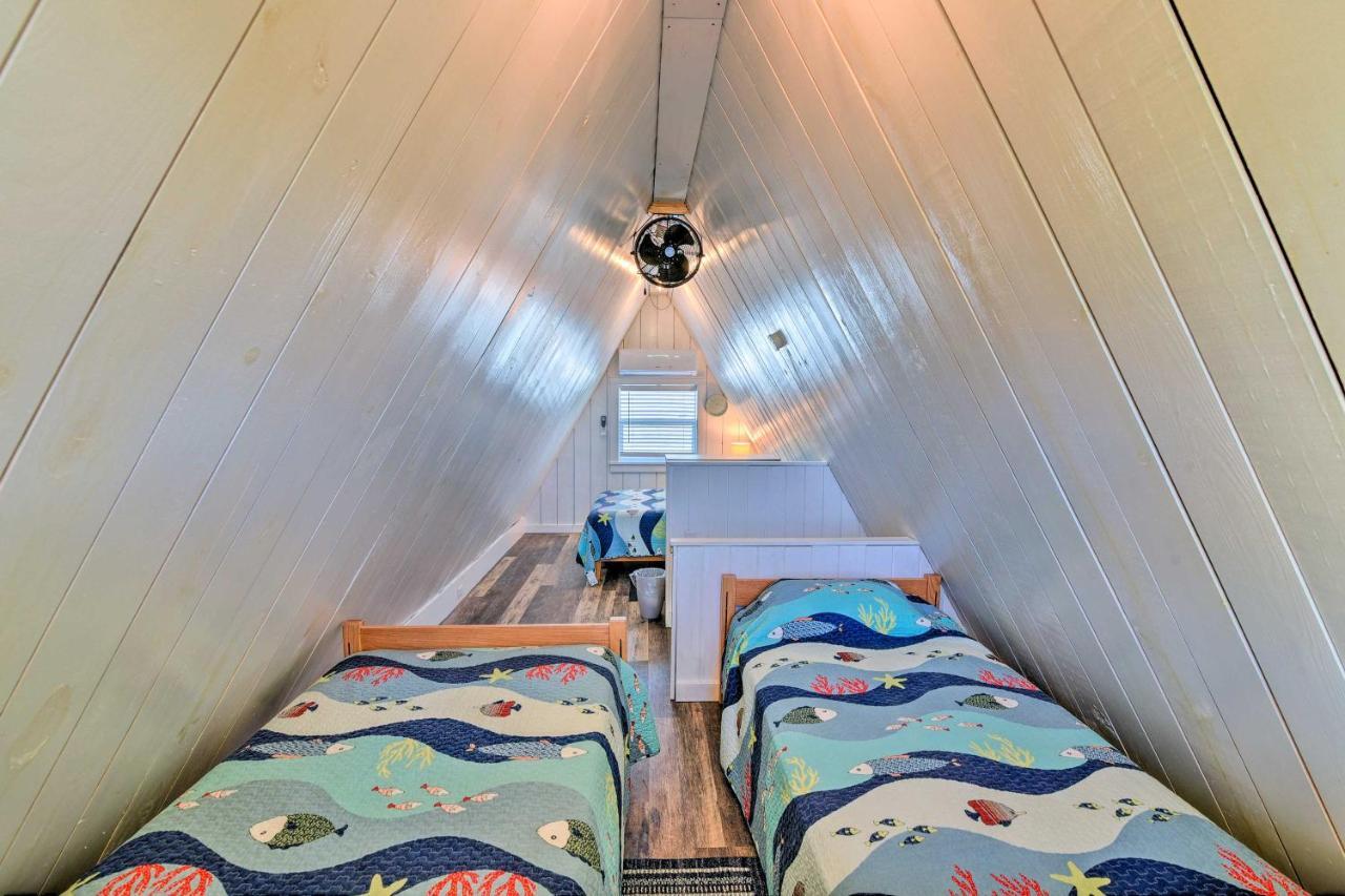 A-Frame Home With Deck - 2 Blocks To Surfside Beach! Exteriör bild
